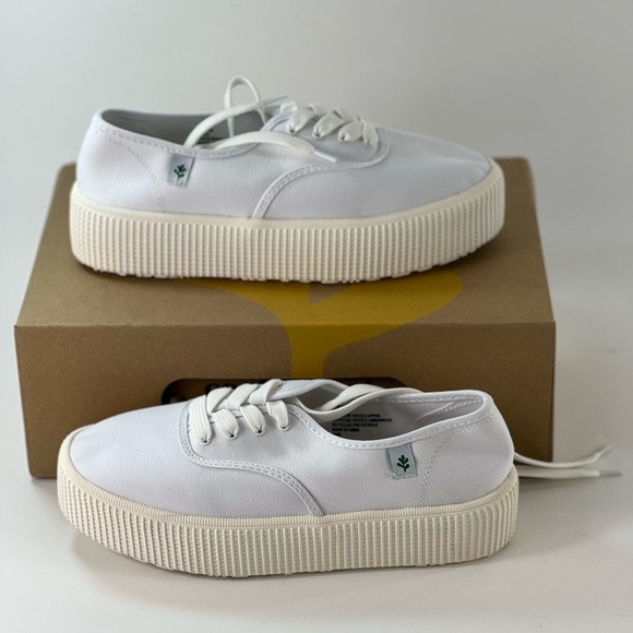 Steve Madden Stream White Fabric - Picture 2 of 5